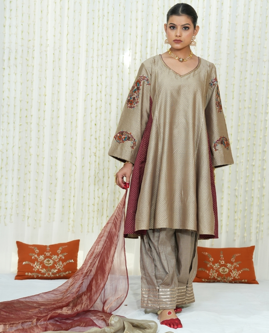Grey and sindoori Ambi farshi set